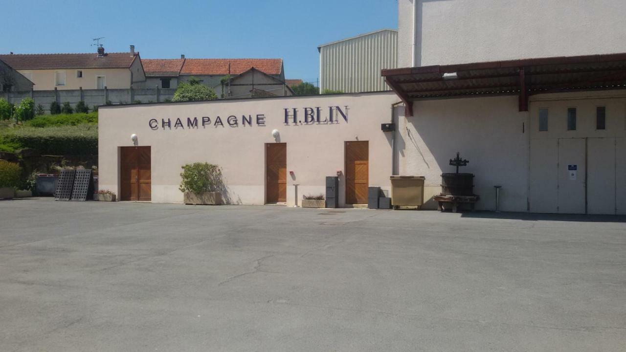 L'Escale Fleurie Bed & Breakfast Vincelles  Exterior photo