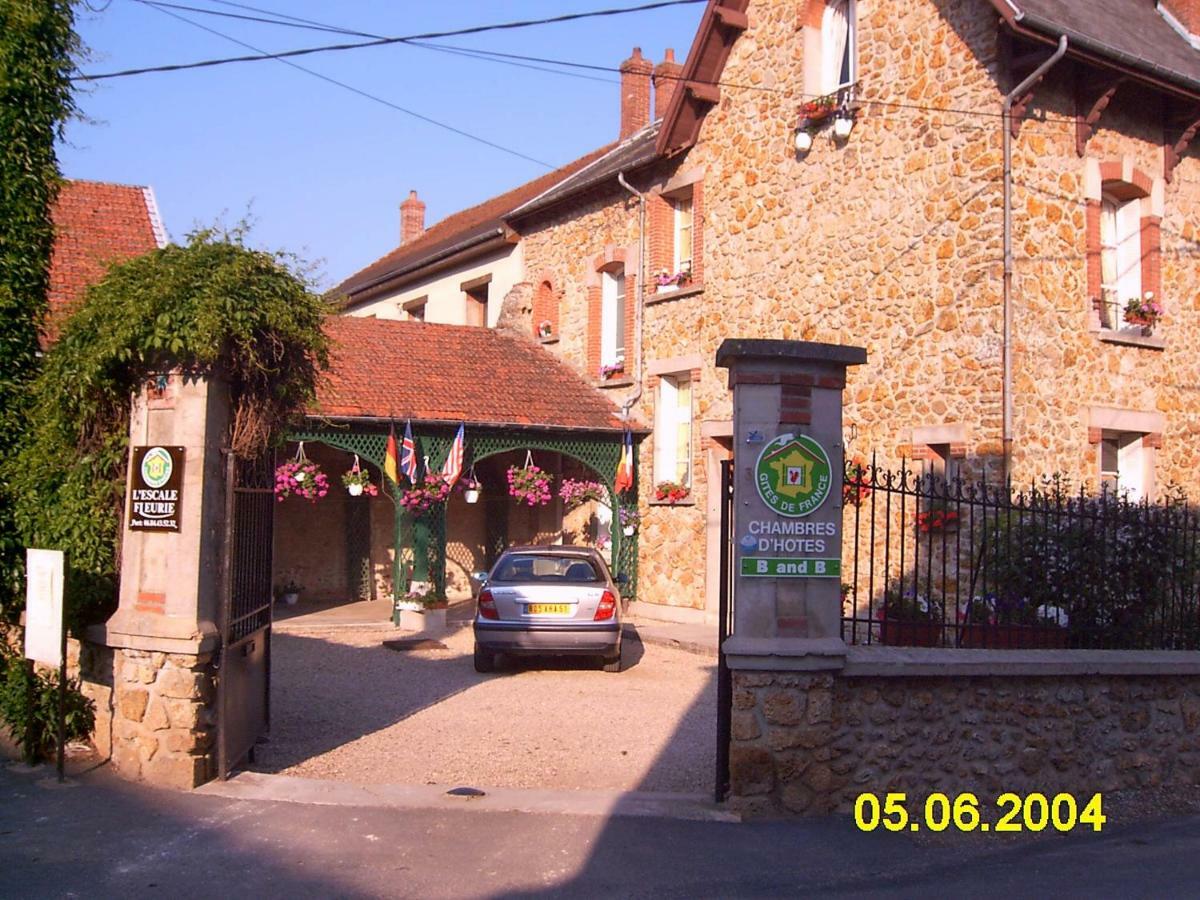 L'Escale Fleurie Bed & Breakfast Vincelles  Exterior photo